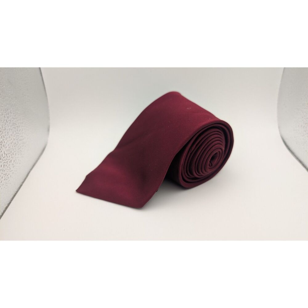 Geoffrey Beene Men’s 100% Silk Tie Solid Burgundy Red Handmade 3.25” Classic